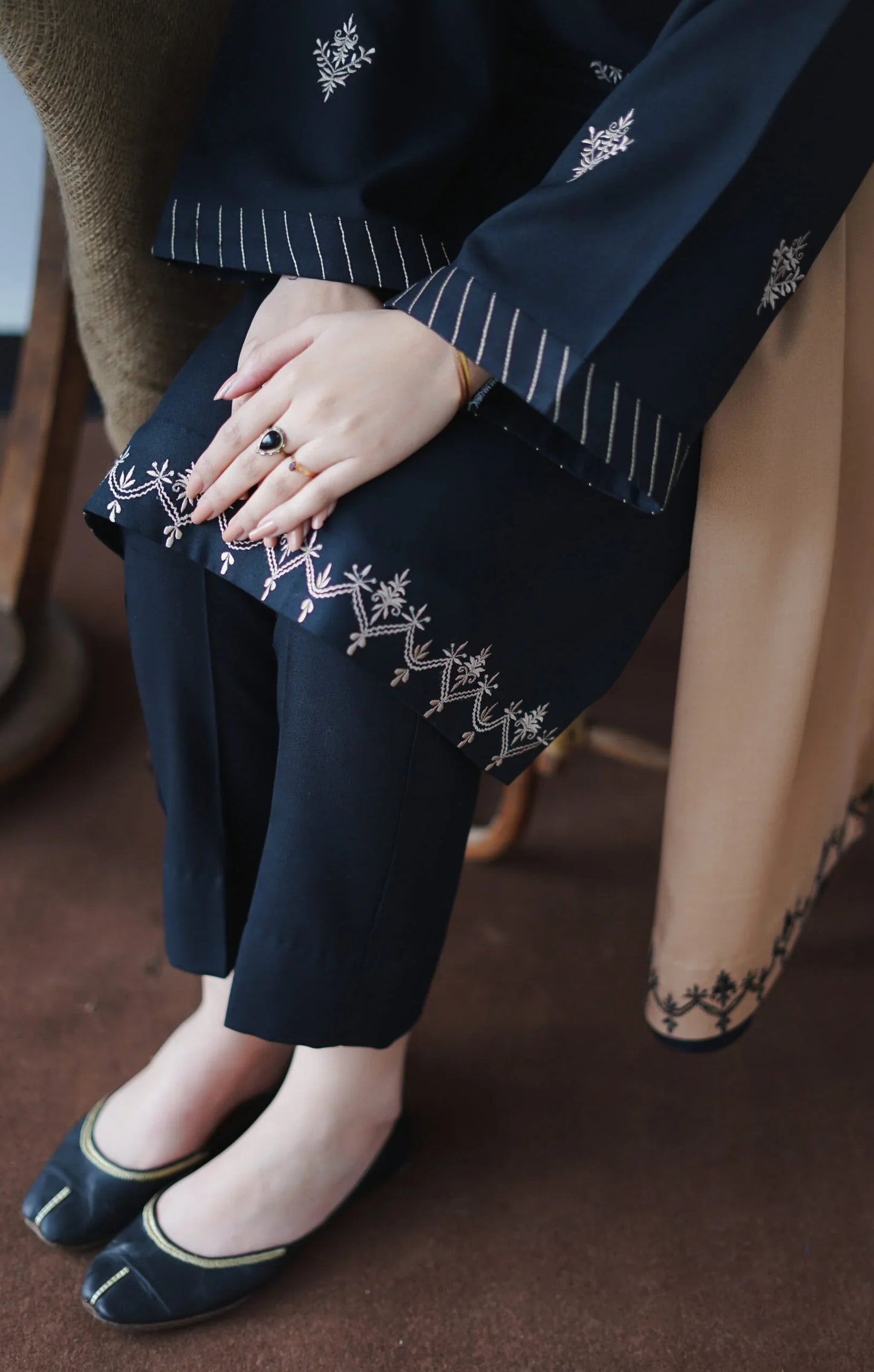 PREMIUM WINTER DHANAK EMBROIDERED