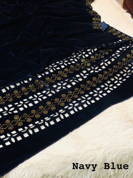 Women breeze velvet shawls